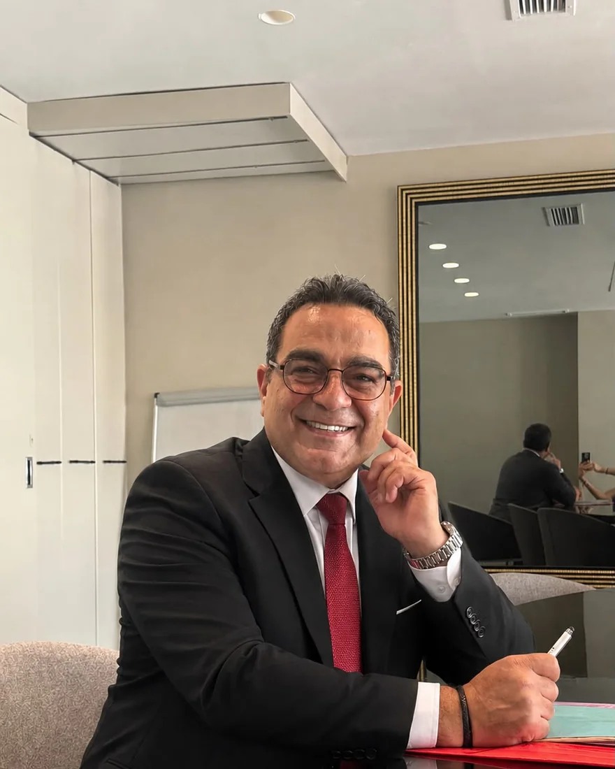 تصویر محمدرضا پارسا، مشاور امور مهاجرت، مسافرت و سرمایهگذاری